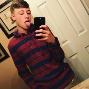 Meet your Posher, Derek